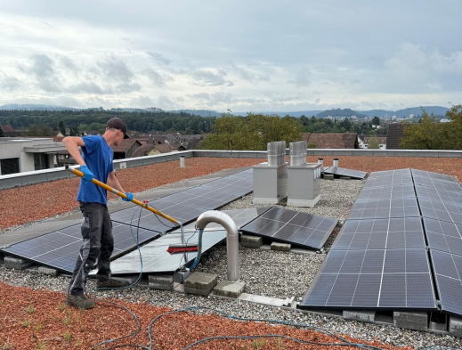Trowa-GmbH_Reinigung-Solarpanels04.jpg