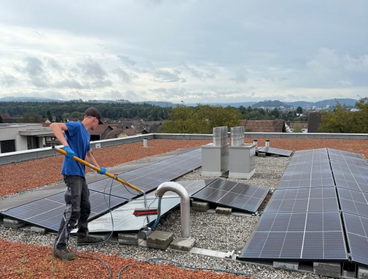 Trowa-GmbH_Reinigung-Solarpanels04.jpg